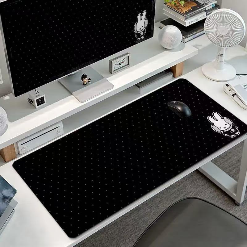 かわいいミッフィーうさぎの大型マウスパッド、カワイイバニーヘ - Gaming Accessories Girls のレビューと価格